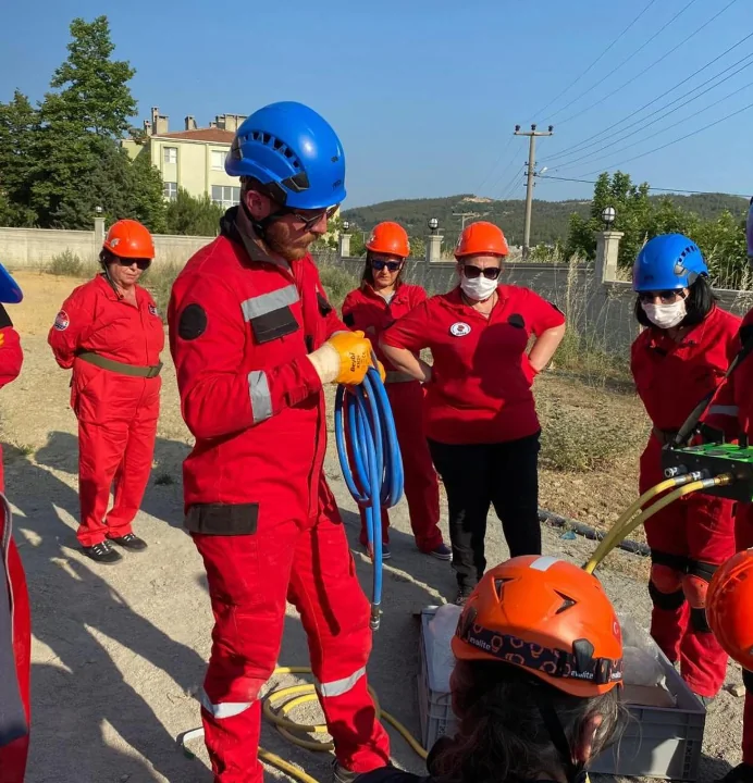 Enkazda Arama Kurtarma Akreditasyon Eğitimi çalışmasından görüntü 7